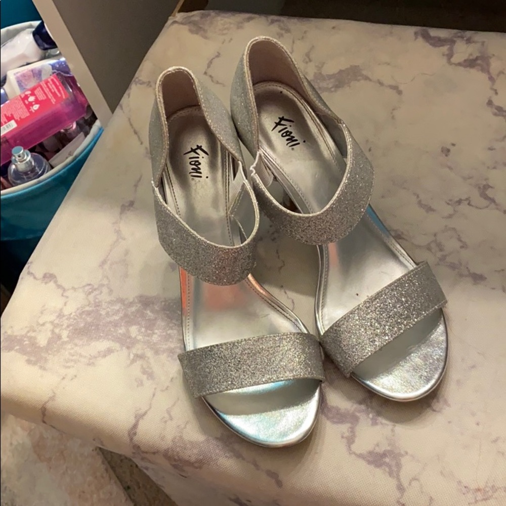 Size 7 shoes!